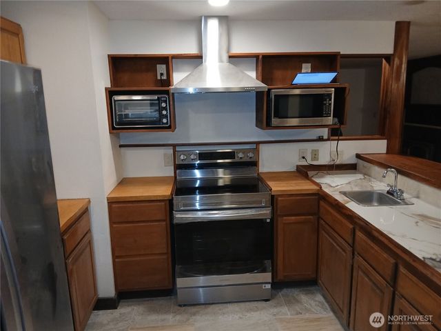 1384 Chicken Coop Road, Sequim, WA 98382