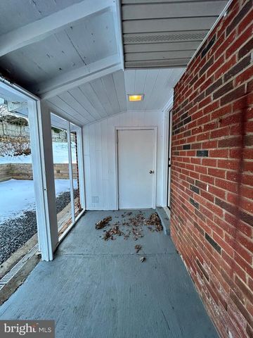 354 BERRY ST, Orange, VA 22960