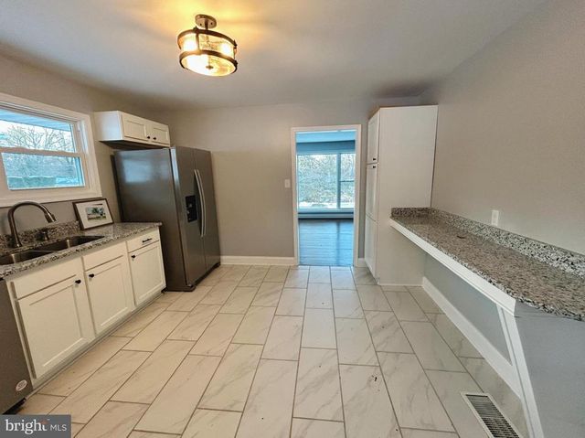 354 BERRY ST, Orange, VA 22960