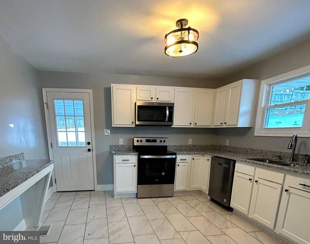 354 BERRY ST, Orange, VA 22960