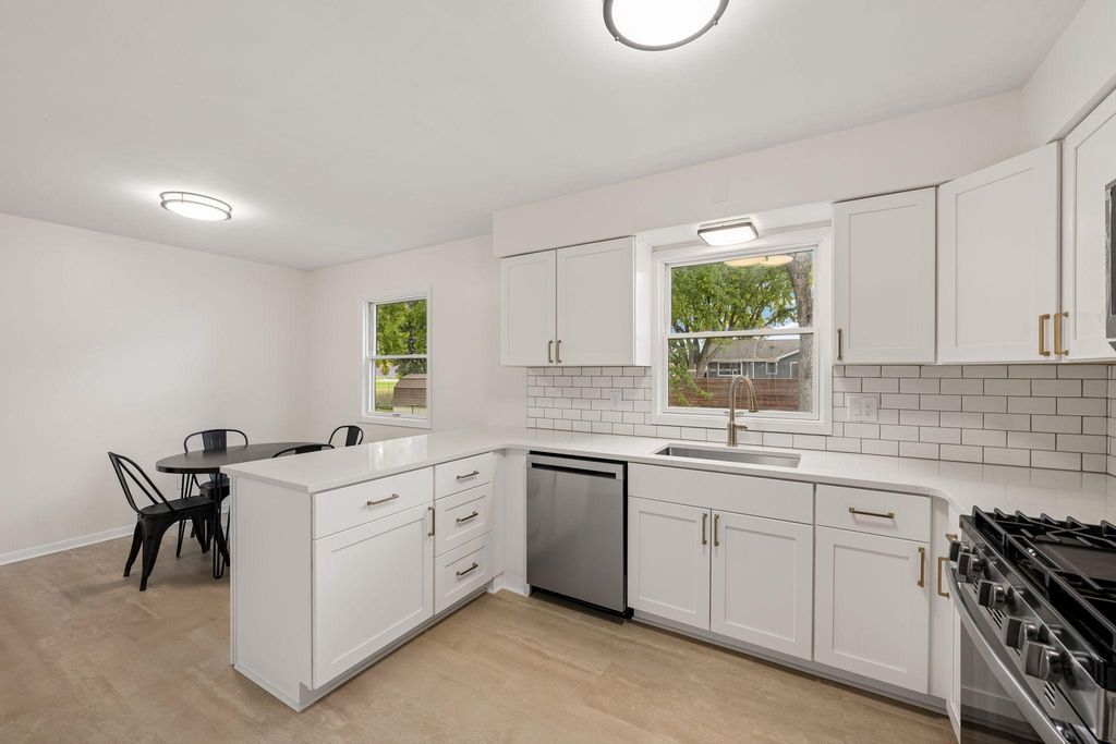 6607 Colfax Avenue N, Brooklyn Center, MN 55430 — photo 3