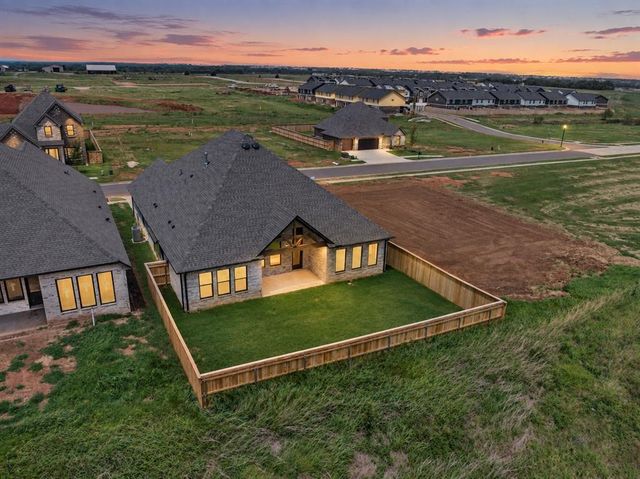 19400 S Country Drive, Edmond, OK 73012