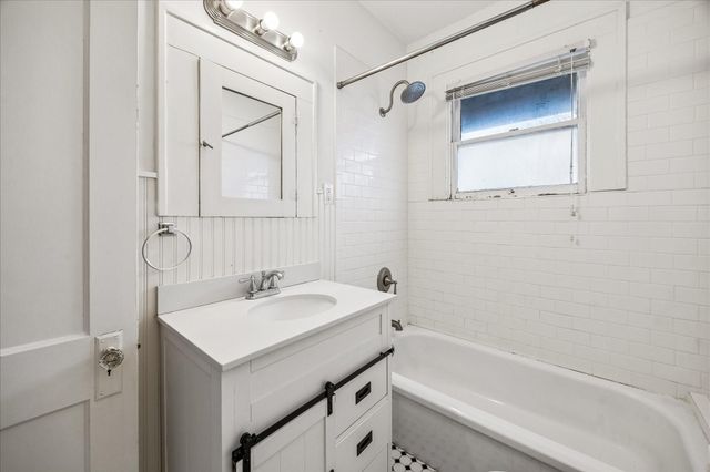 1015 Usener Street, Houston, TX 77009