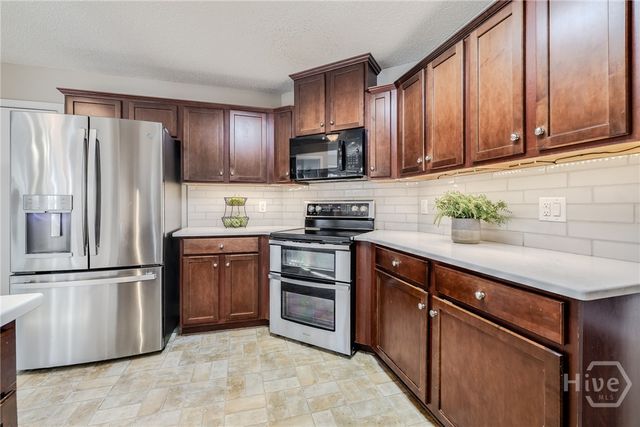 104 Sandstone Drive, Bloomingdale, GA 31302