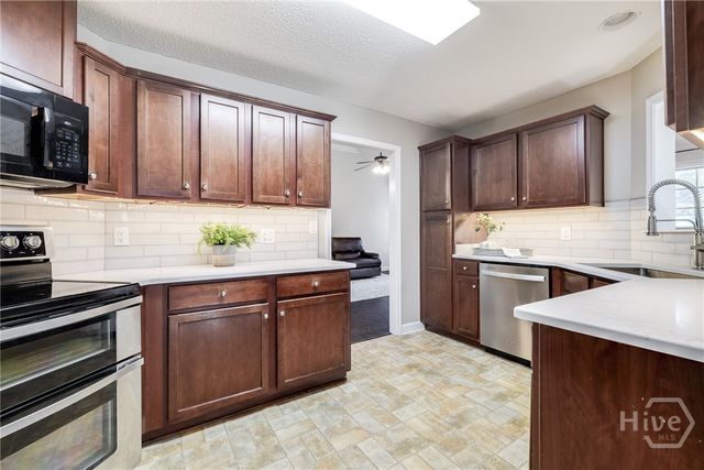 104 Sandstone Drive, Bloomingdale, GA 31302