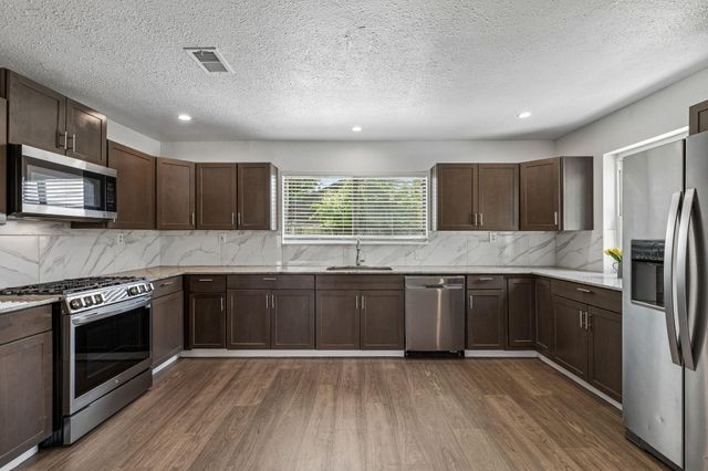 5811 Birchmont Drive, Houston, TX 77092