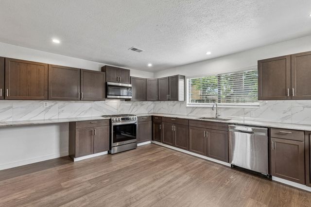 5811 Birchmont Drive, Houston, TX 77092