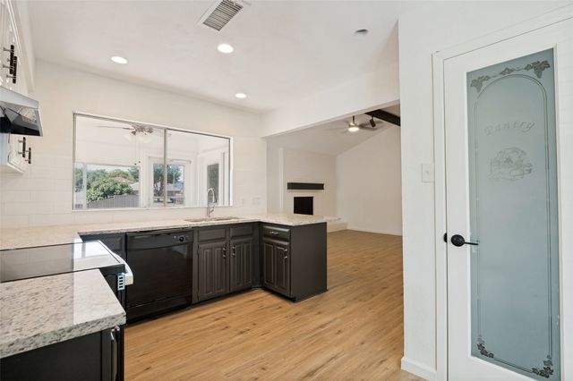 502 Brian Drive, Grand Prairie, TX 75052
