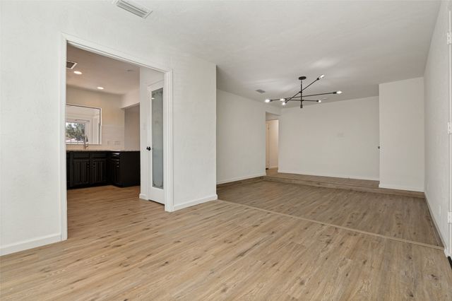 502 Brian Drive, Grand Prairie, TX 75052