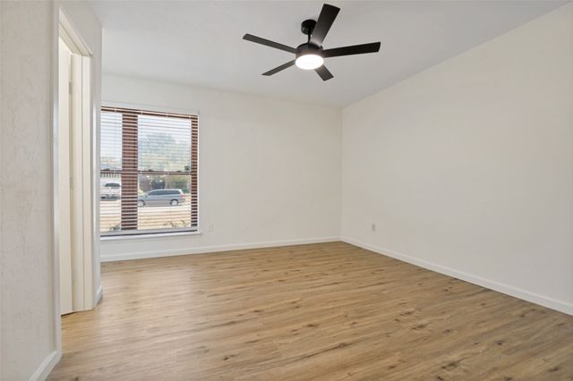 502 Brian Drive, Grand Prairie, TX 75052