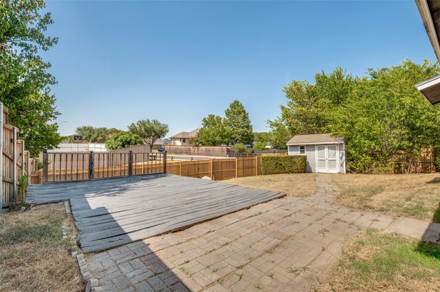502 Brian Drive, Grand Prairie, TX 75052