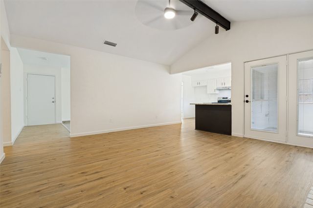 502 Brian Drive, Grand Prairie, TX 75052