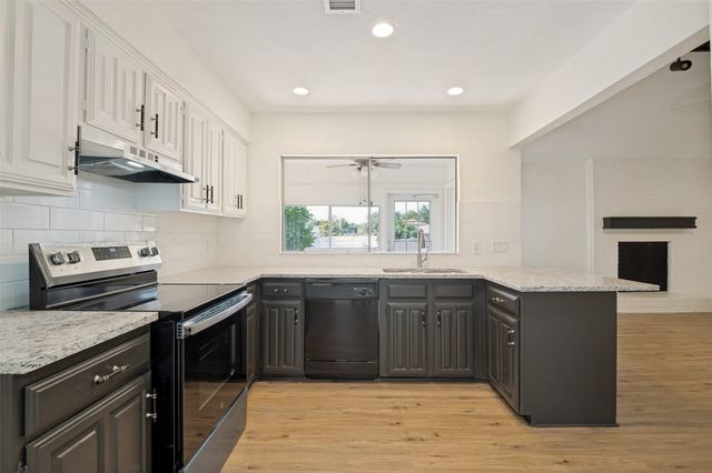 502 Brian Drive, Grand Prairie, TX 75052