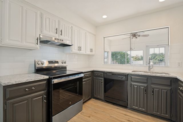 502 Brian Drive, Grand Prairie, TX 75052