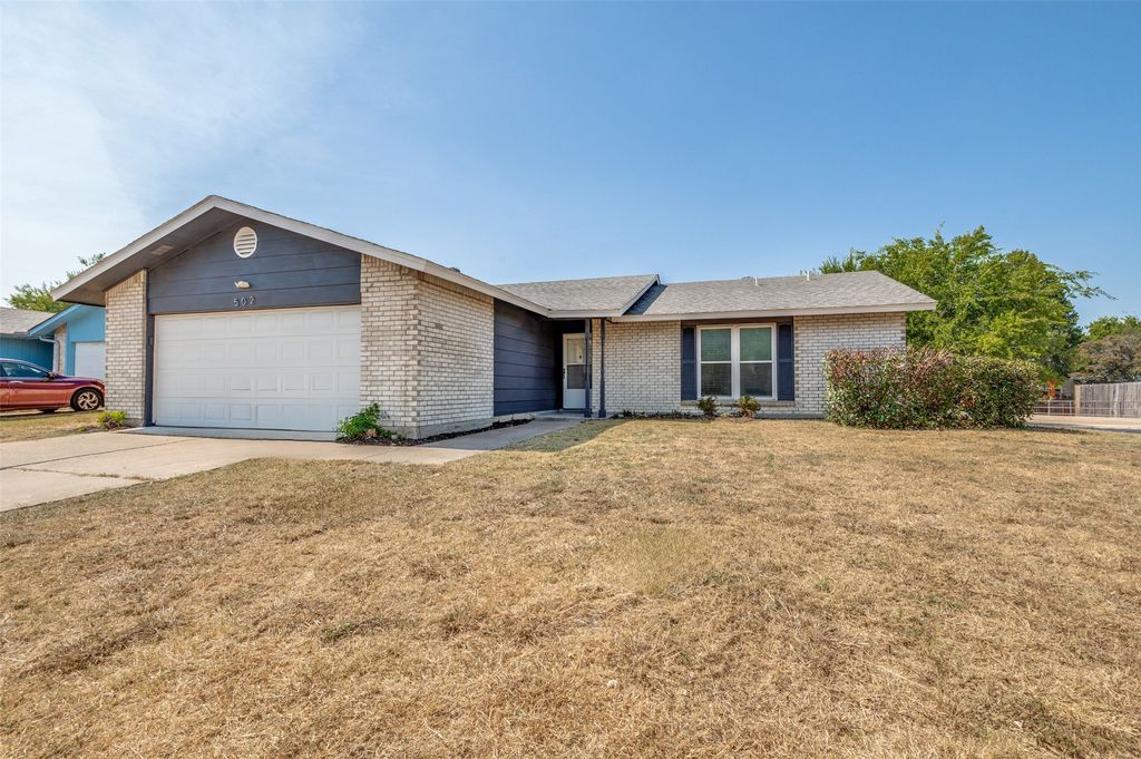 502 Brian Drive, Grand Prairie, TX 75052