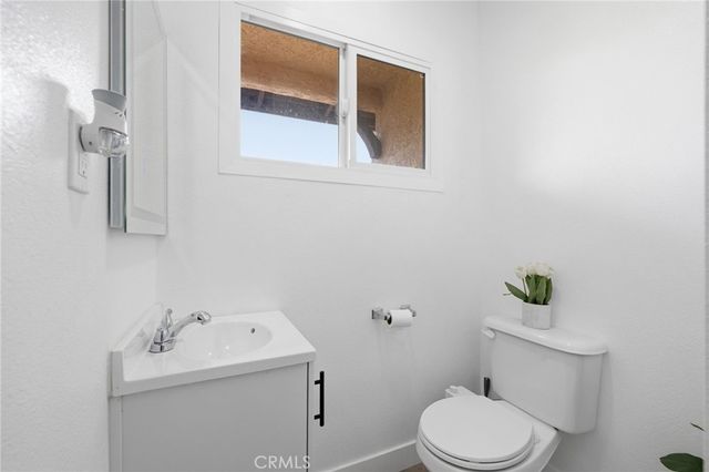 7887 Kempster Avenue, Fontana, CA 92336