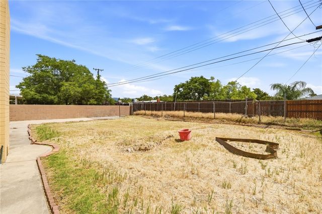 7887 Kempster Avenue, Fontana, CA 92336