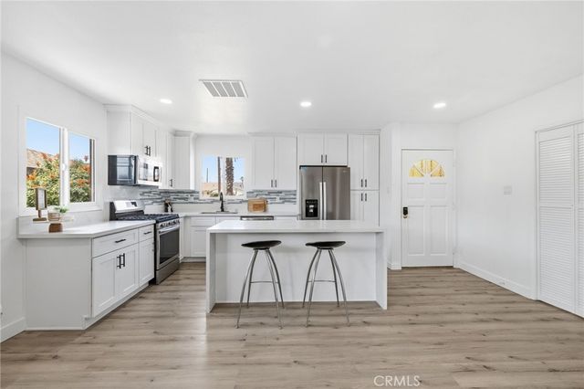 7887 Kempster Avenue, Fontana, CA 92336