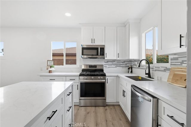 7887 Kempster Avenue, Fontana, CA 92336
