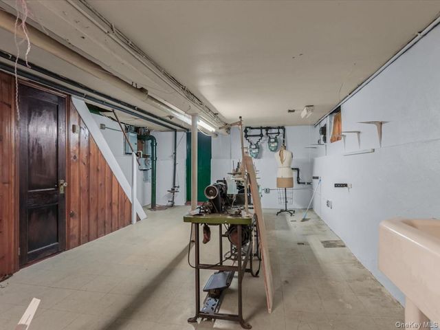102-34 Van Wyck Expressway S, Richmond Hill S., NY 11419