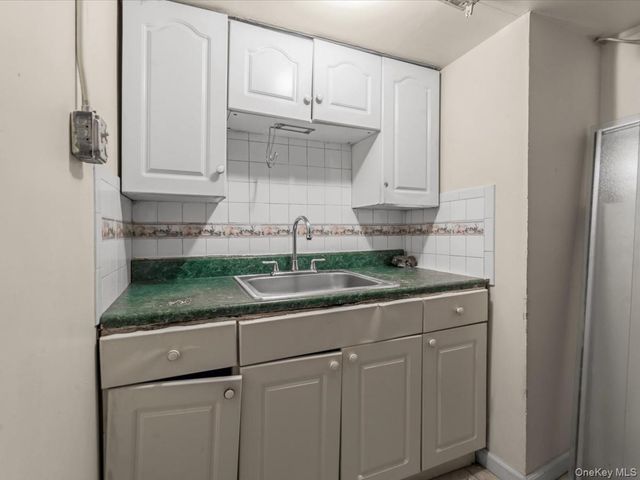 102-34 Van Wyck Expressway S, Richmond Hill S., NY 11419