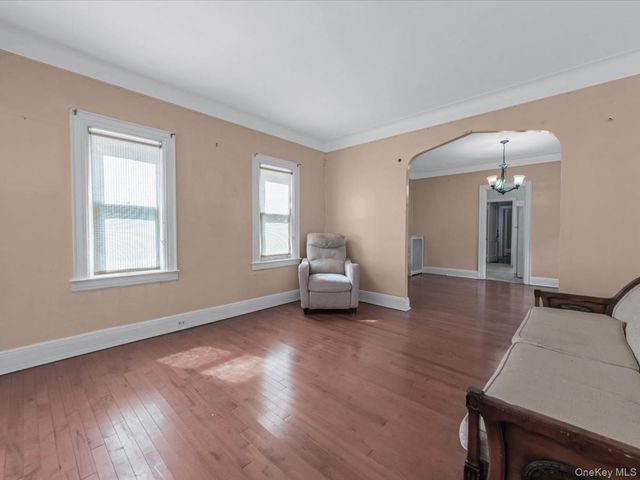 102-34 Van Wyck Expressway S, Richmond Hill S., NY 11419