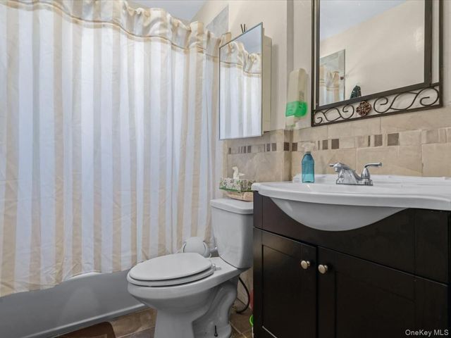 102-34 Van Wyck Expressway S, Richmond Hill S., NY 11419