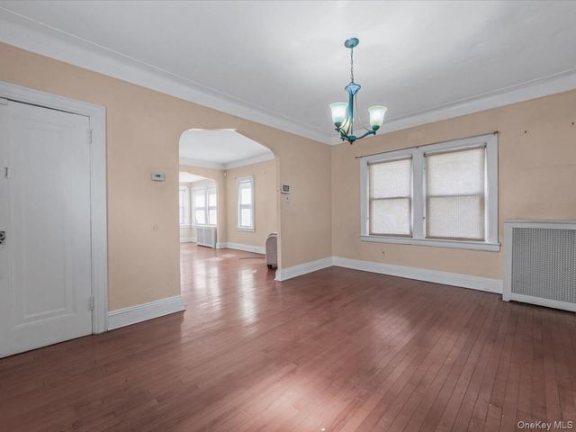 102-34 Van Wyck Expressway S, Richmond Hill S., NY 11419