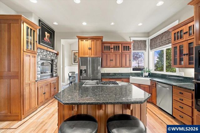 1832 Cascade Heights Dr NW, Albany, OR 97321