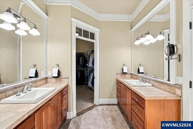 1832 Cascade Heights Dr NW, Albany, OR 97321