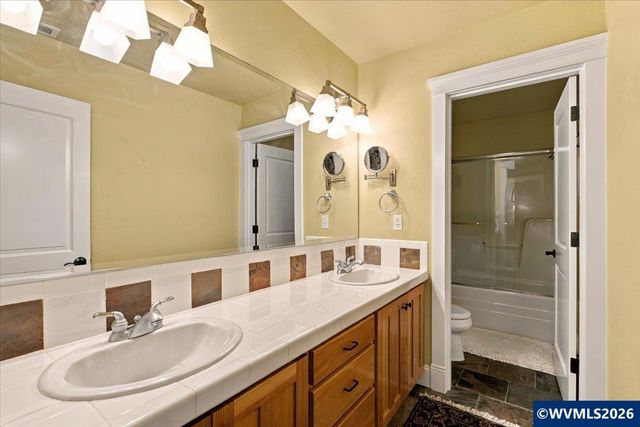 1832 Cascade Heights Dr NW, Albany, OR 97321