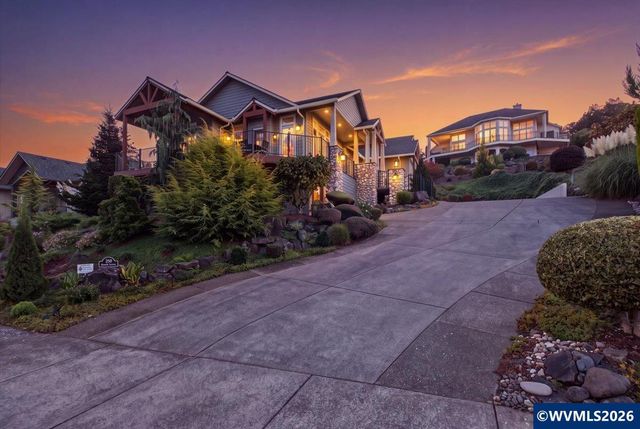 1832 Cascade Heights Dr NW, Albany, OR 97321