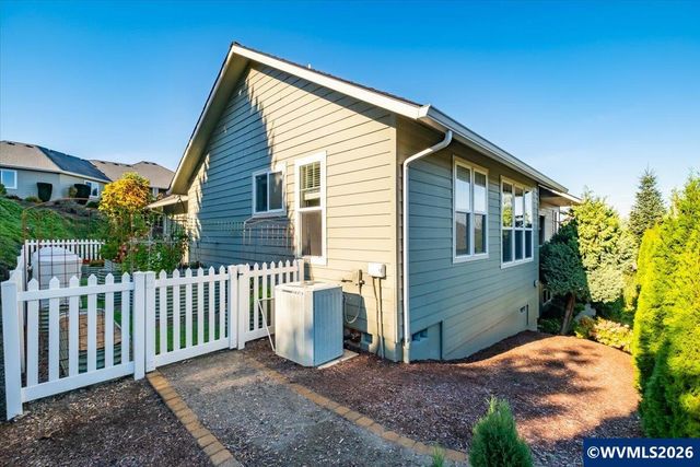 1832 Cascade Heights Dr NW, Albany, OR 97321