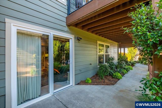 1832 Cascade Heights Dr NW, Albany, OR 97321