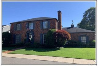 491 Colonial Road, Grosse Pointe Woods, MI 48236