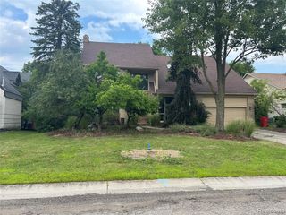 4163 Autumn Ridge Drive, West Bloomfield, MI 48323