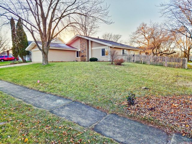 5882 Concord Court, Hanover Park, IL 60133