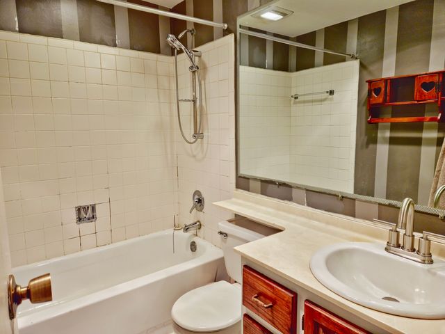 5882 Concord Court, Hanover Park, IL 60133