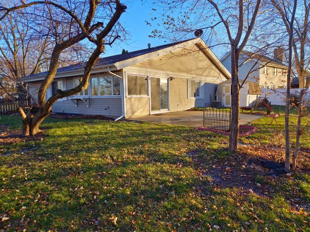 5882 Concord Court, Hanover Park, IL 60133
