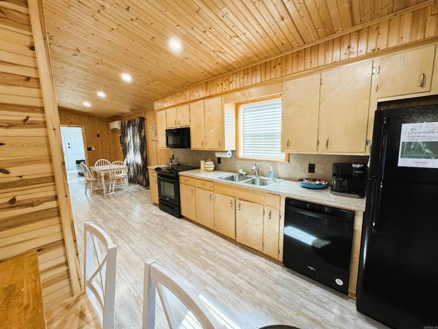 894 Vaughn Road, Glenwood, AR 71943