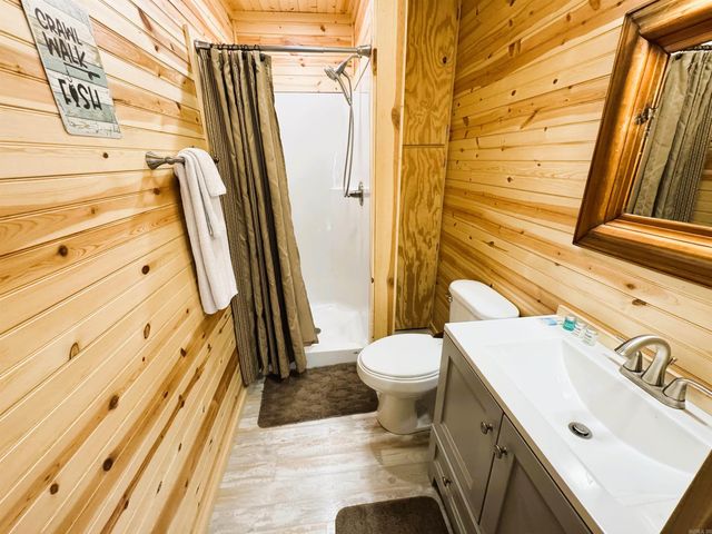 894 Vaughn Road, Glenwood, AR 71943