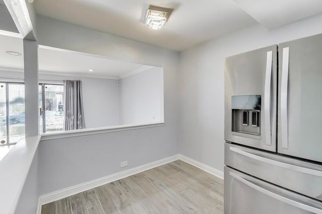 637 Bridgeview Point, Schaumburg, IL 60194