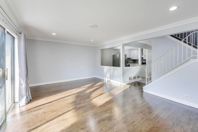 637 Bridgeview Point, Schaumburg, IL 60194