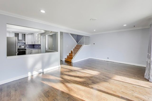 637 Bridgeview Point, Schaumburg, IL 60194