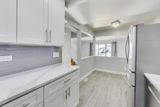 637 Bridgeview Point, Schaumburg, IL 60194