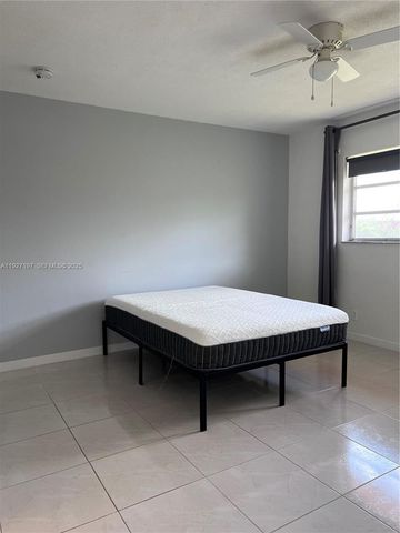 300 NE 20th St 406, Boca Raton, FL 33431