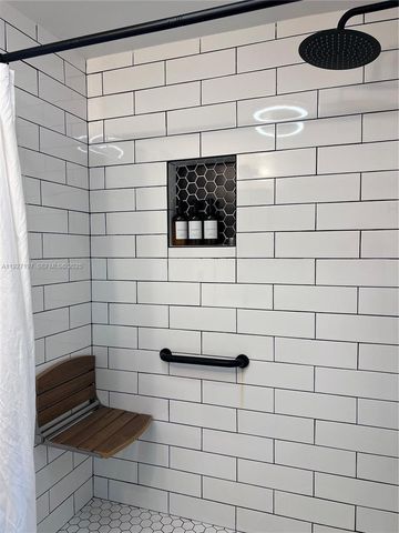 300 NE 20th St 406, Boca Raton, FL 33431