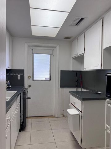 300 NE 20th St 406, Boca Raton, FL 33431