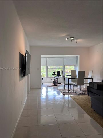 300 NE 20th St 406, Boca Raton, FL 33431