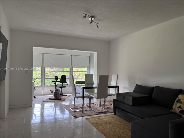 300 NE 20th St 406, Boca Raton, FL 33431